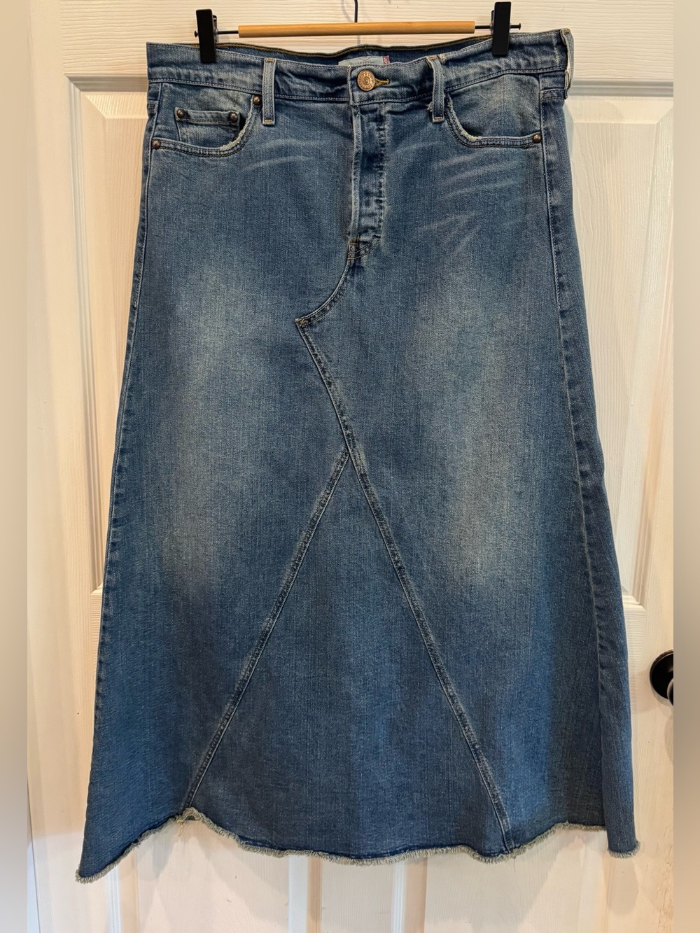 Levis Signature Juniors Size 11 Denim Maxi Skirt Raw Hem Back Slit